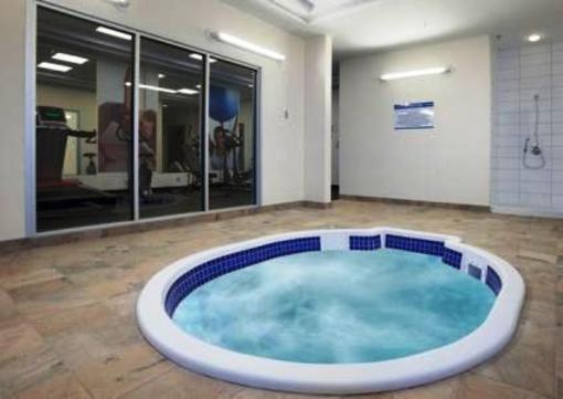 фото отеля Travelodge Hotel Weyburn