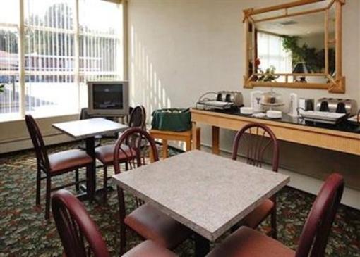 фото отеля Poughkeepsie Inn