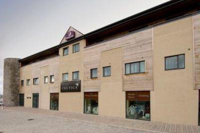 фото отеля Premier Inn Caernarfon