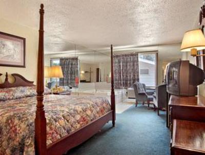 фото отеля Super 8 Motel Sturgeon Bay