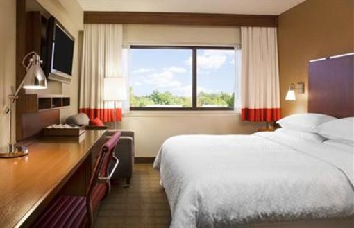 фото отеля Four Points by Sheraton Louisville Airport