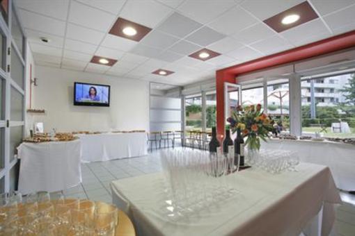 фото отеля Séjours & Affaires Marie Curie Residence Grenoble