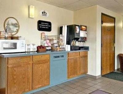 фото отеля Super 8 Munising Wetmore Area