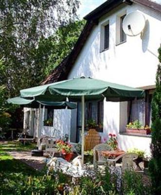 фото отеля Lakeside Bed & Breakfast Berlin - Pension Am See