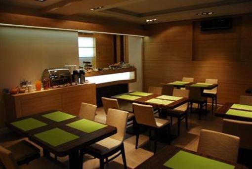 фото отеля Home &Travel Suites Krakow