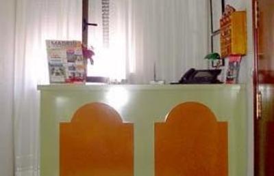 фото отеля Hostal Rober en Madrid