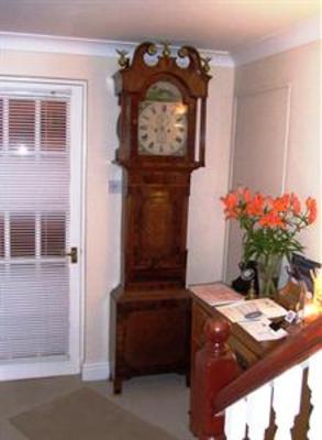 фото отеля 31 Queens Road Guest House Winchester
