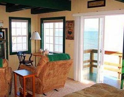 фото отеля Alaska Beach House Bed and Breakfast