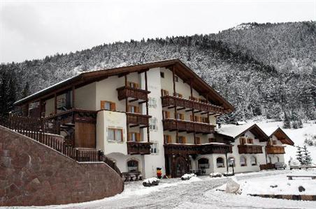 фото отеля Hotel Touring Pozza di Fassa