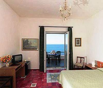 фото отеля La Madonnina Hotel Casamicciola Terme
