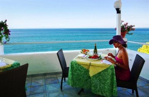 фото отеля La Madonnina Hotel Casamicciola Terme