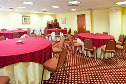 фото отеля Holiday Inn Express Hotel & Suites Orange