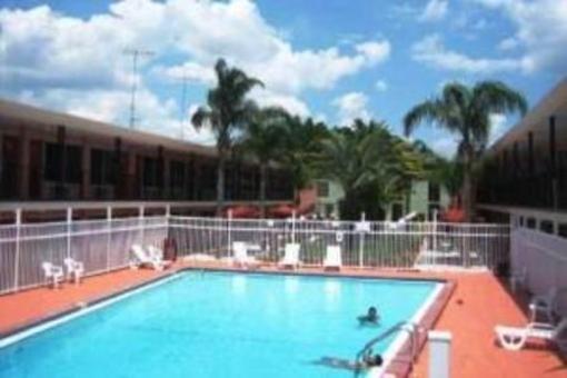 фото отеля Belmont Inn and Suites Port Richey