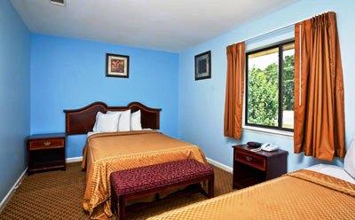 фото отеля Executive Suites Inn