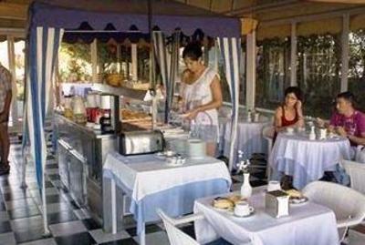 фото отеля Hostal Mar Blava Menorca