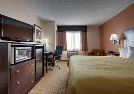 фото отеля Quality Inn & Suites Ottumwa