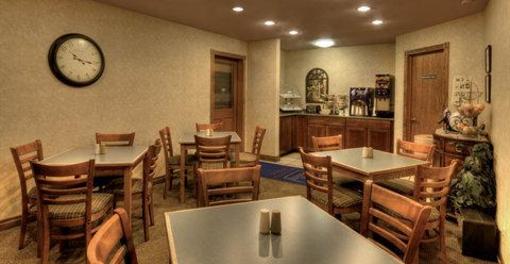 фото отеля Bend Three Sisters Inn & Suites