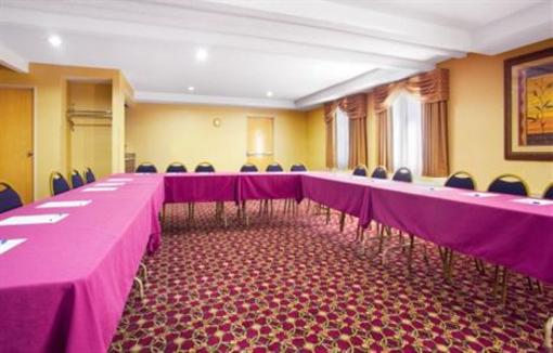 фото отеля Holiday Inn Express Hotel & Suites Oswego