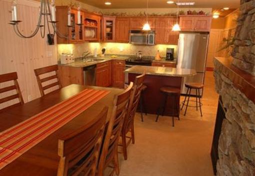 фото отеля Larsmont Cottages on Lake Superior