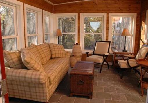 фото отеля Larsmont Cottages on Lake Superior