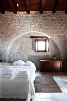 фото отеля Petra & Fos Boutique Hotel & Spa Oitylo