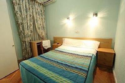 фото отеля Hostal Maria Alcazar II