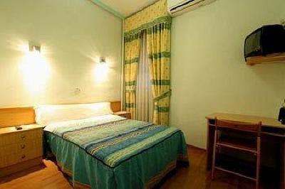 фото отеля Hostal Maria Alcazar II
