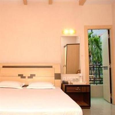 фото отеля Live In Service Apartment Kolkata