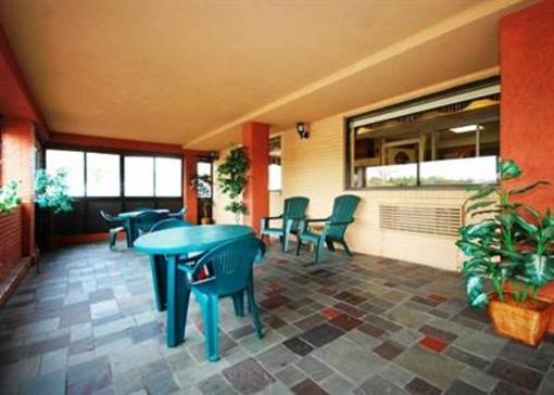 фото отеля Econo Lodge Hicksville