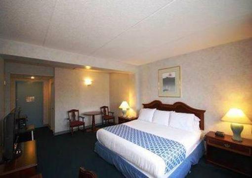 фото отеля Econo Lodge Hicksville