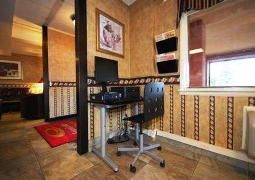 фото отеля Econo Lodge Hicksville