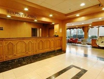 фото отеля University Hotel and Suites