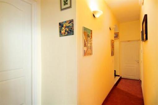 фото отеля Riverbanks Hostel