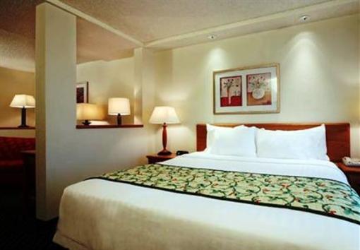 фото отеля Fairfield Inn & Suites Houston The Woodlands Conroe