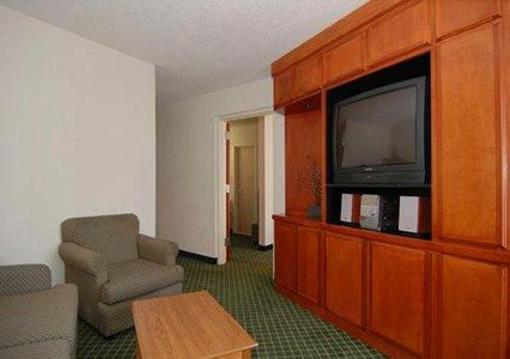 фото отеля Econo Lodge Inn & Suites Charlotte Airport