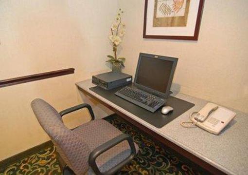 фото отеля Econo Lodge Inn & Suites Charlotte Airport