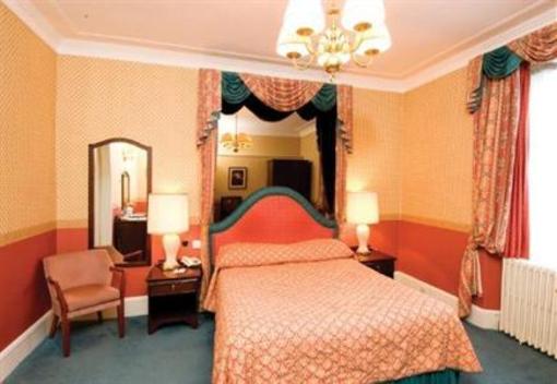 фото отеля BEST WESTERN Burnett Arms Hotel