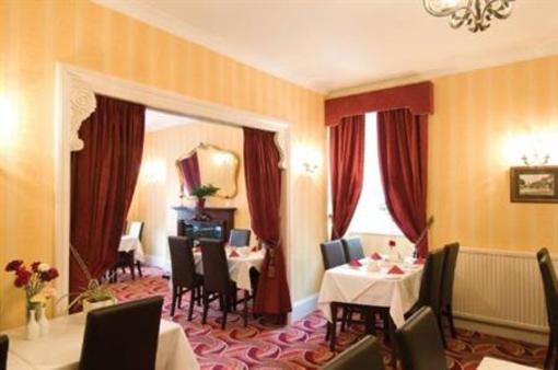 фото отеля BEST WESTERN Burnett Arms Hotel