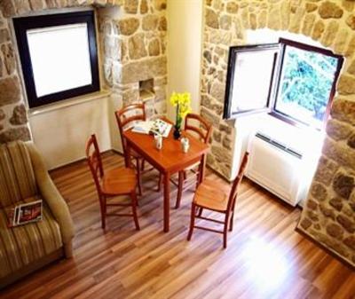 фото отеля Divine III Apartment Old Town