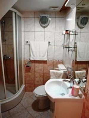 фото отеля Divine III Apartment Old Town