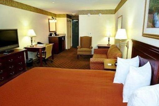 фото отеля Country Inn & Suites-Bentonville South