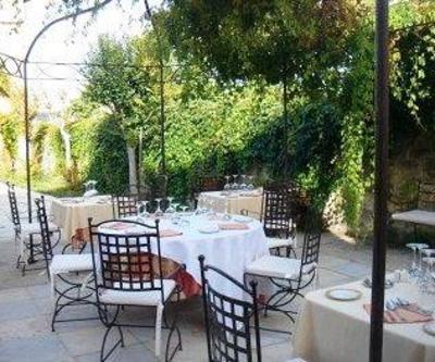 фото отеля Hotel L'Esplan Saint-Paul-Trois-Chateaux