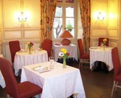 фото отеля Hotel L'Esplan Saint-Paul-Trois-Chateaux