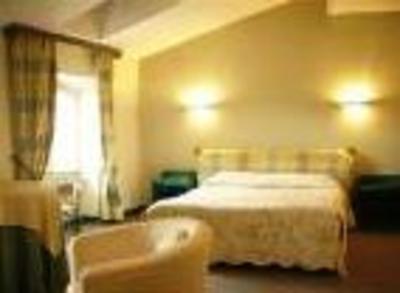 фото отеля Hotel L'Esplan Saint-Paul-Trois-Chateaux