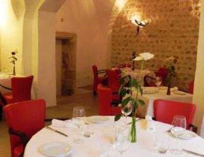 фото отеля Hotel L'Esplan Saint-Paul-Trois-Chateaux