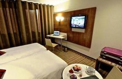 фото отеля Hotel Lyon-Ouest