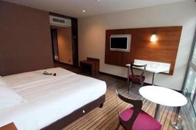 фото отеля Hotel Lyon-Ouest