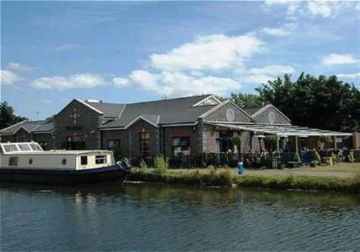 фото отеля Twelfth Lock Hotel