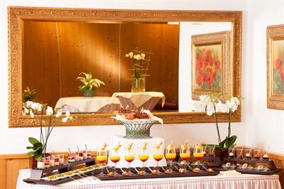фото отеля Dehner Blumen Hotel