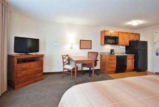 фото отеля Candlewood Suites Fayetteville